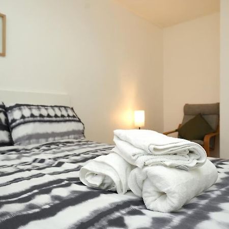 Ferienwohnung London Oasis Flat With High-Speed Broadband And Free Parking Exterior foto