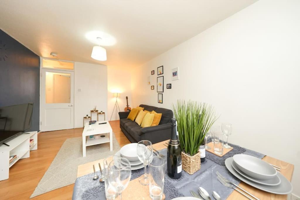 Ferienwohnung London Oasis Flat With High-Speed Broadband And Free Parking Exterior foto