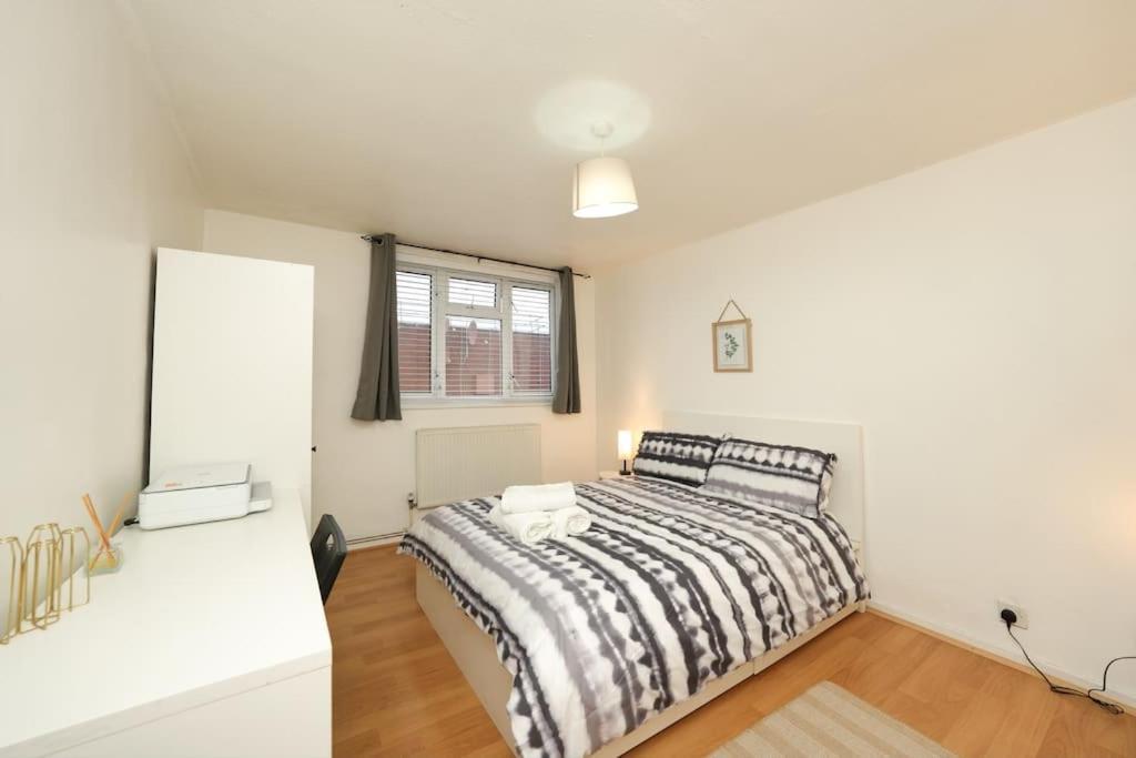 Ferienwohnung London Oasis Flat With High-Speed Broadband And Free Parking Exterior foto