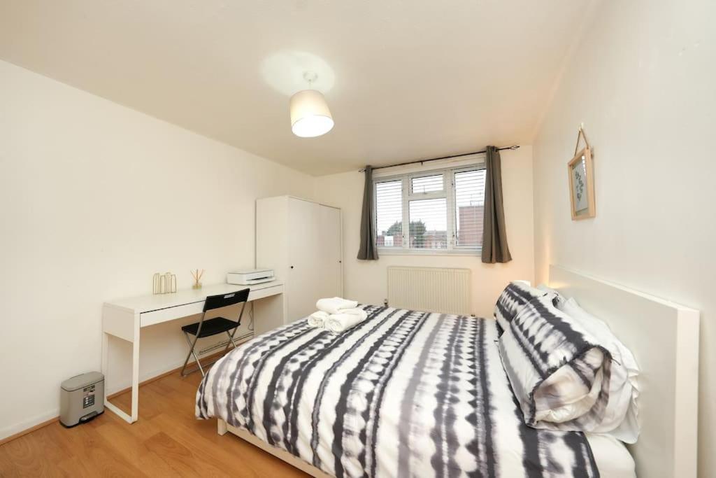 Ferienwohnung London Oasis Flat With High-Speed Broadband And Free Parking Exterior foto