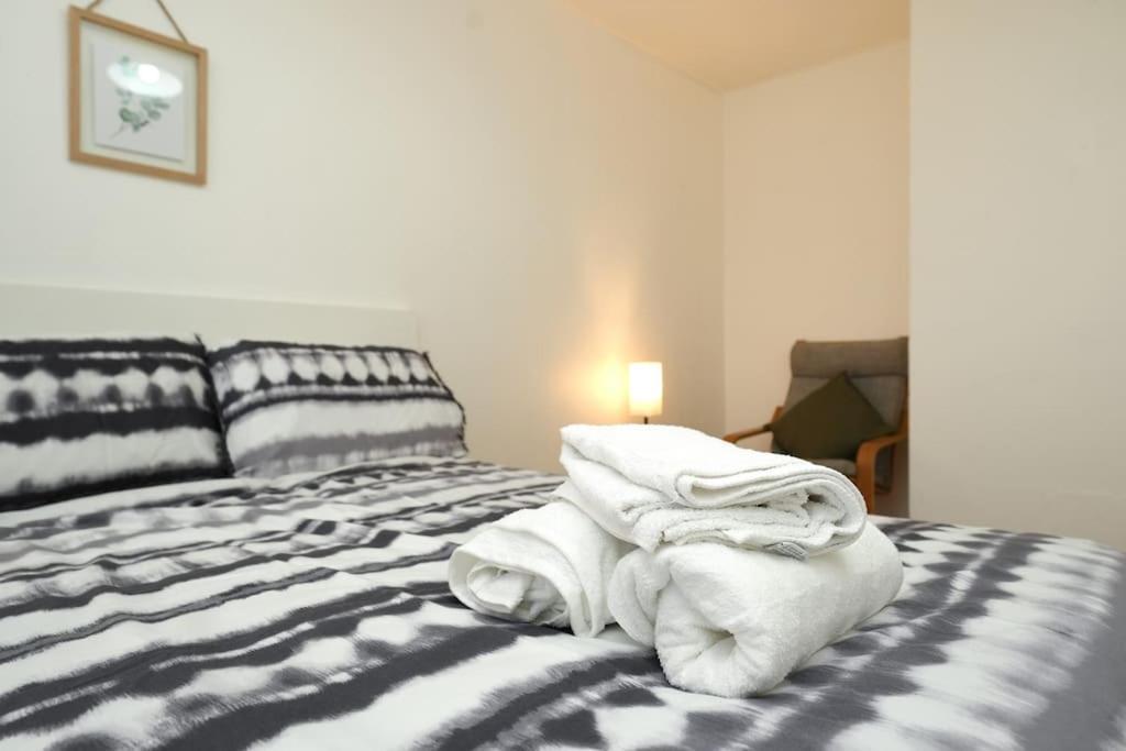 Ferienwohnung London Oasis Flat With High-Speed Broadband And Free Parking Exterior foto