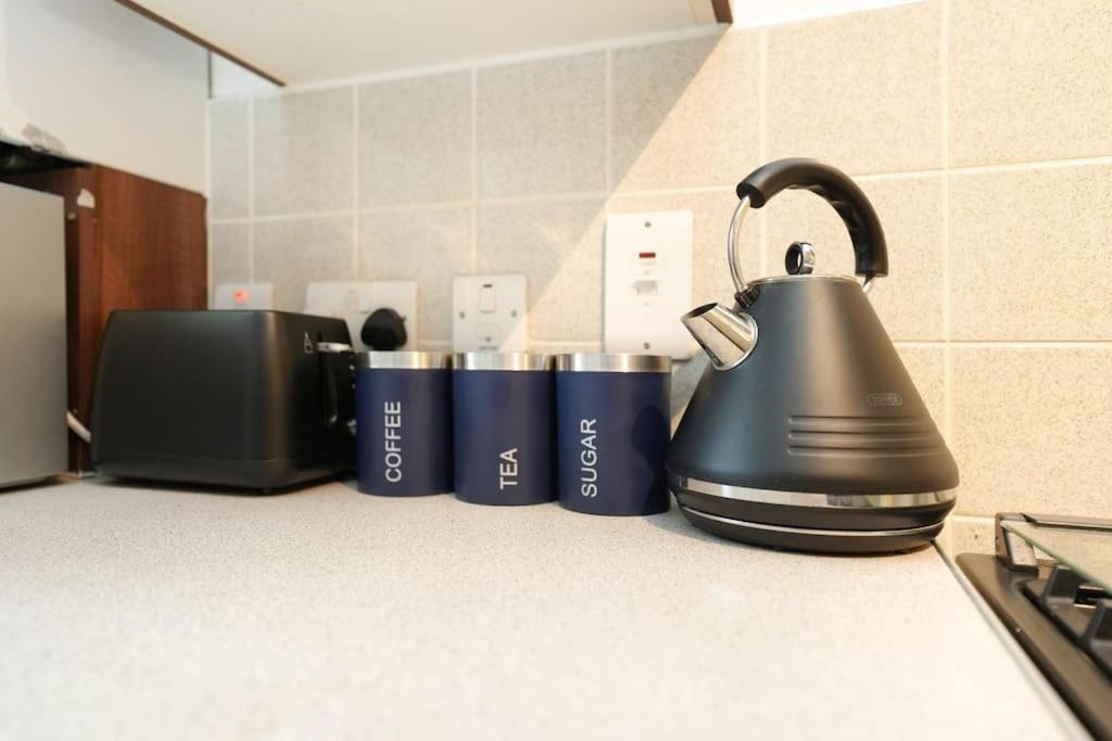 Ferienwohnung London Oasis Flat With High-Speed Broadband And Free Parking Exterior foto