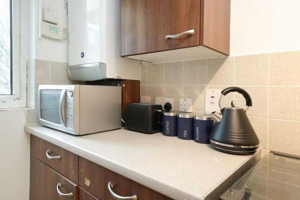 Ferienwohnung London Oasis Flat With High-Speed Broadband And Free Parking Exterior foto